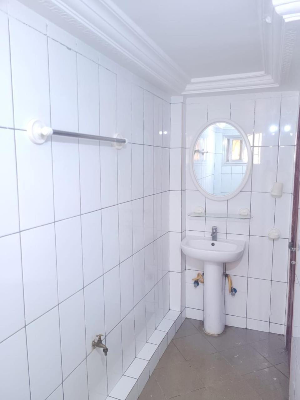 Residence Diakhaby Conakry Buitenkant foto